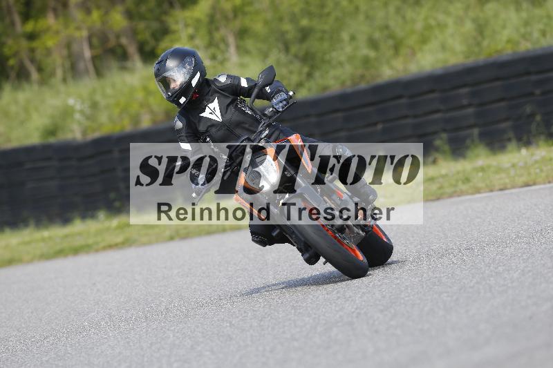 Archiv-2025/09 22.04.2025 Cornu Master School ADR/rot-rouge/1